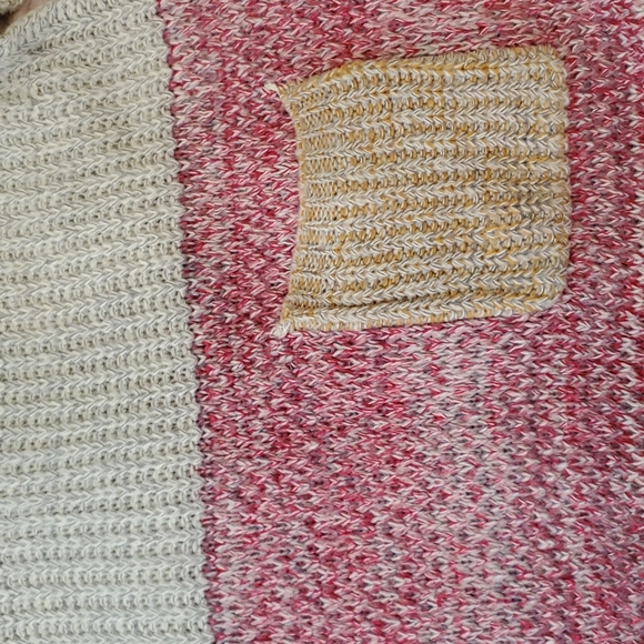 Entro Colorblock V-neck Knit Sweater - Picture 5 of 11